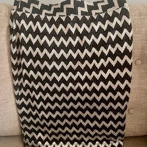 Gold metallic and‎ black skirt Sunny Leigh Size M-